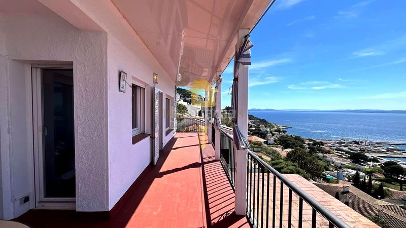 Foto c233760a-9092-46ac-8d9d-3230a0a2f705. Pis amb aparcament a Puig Rom-Canyelles-Almadrava Roses