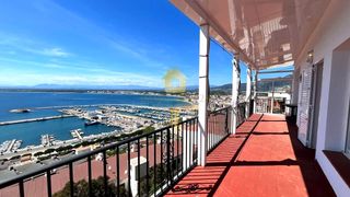Etagenwohnung  De la pujada del puig rom. Piso en roses con garaje cerrado y parking  2 habitaciones, vist