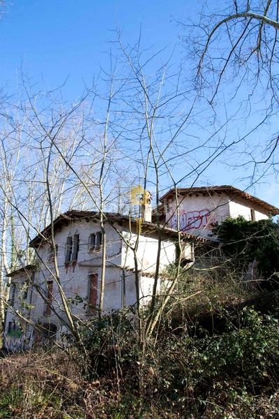Foto 10b9b46b-1d6a-43a1-8080-b9eb270436b1. Masía  en venta gran finca rústica con edificaciones tradicionales y amplio terreno agrícola y forestal en Olot