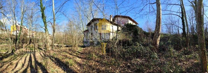 Foto 558909f1-7b14-42c0-afa2-e23be0431523. Masía  en venta gran finca rústica con edificaciones tradicionales y amplio terreno agrícola y forestal en Olot