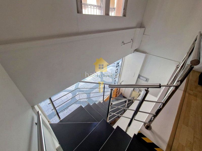 Foto 12df5b94-6c53-41f2-9304-315e2ec18a57. Lloguer local comercial a Centre Figueres