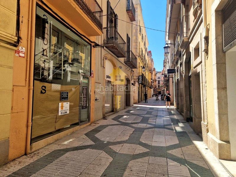 Foto 7804f4dd-fe1c-46d3-b587-5ad072feec24. Lloguer local comercial a Centre Figueres