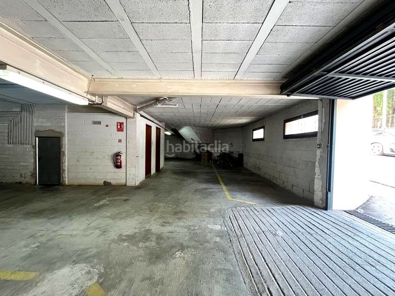 Foto 0b312624-8f02-4f26-b397-54604e835a15. Aparcament cotxe a Centre Roses