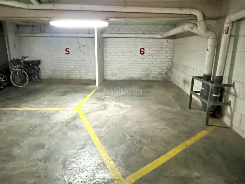 Foto a4ad8868-d517-4583-9126-f0c28c9622a1. Aparcament cotxe a Centre Roses