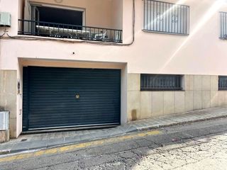 Aparcament cotxe a De La Pujada Del Puig Rom