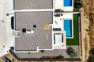 Casa  De catalunya. Villa de lujo en mas isaac con piscina privada y vistas panor�mi