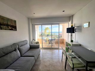 Lloguer Estudi  Calle cap ponent. Encantador estudio con vistas al mar y piscina comunitaria