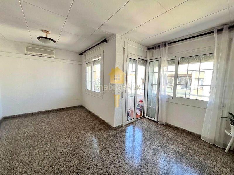 Foto 1beac43c-8a66-47bc-8a1e-d34d4bcedb9a. Rent flat in Centre Roses