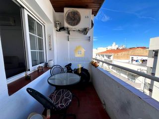Rent Flat  Avinguda jaume i. Alquiler anual  1 habitación en el centro de roses