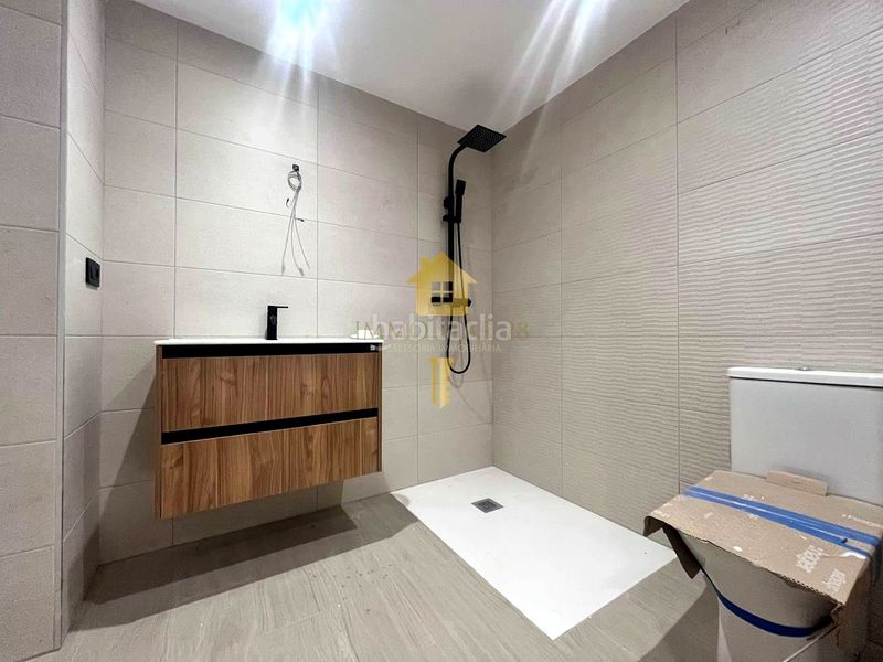 Foto 8a7503fb-1923-4e27-9f89-769f2ac711c9. Alquiler piso alquiler anual de 2 habitaciones en pleno centro en Roses