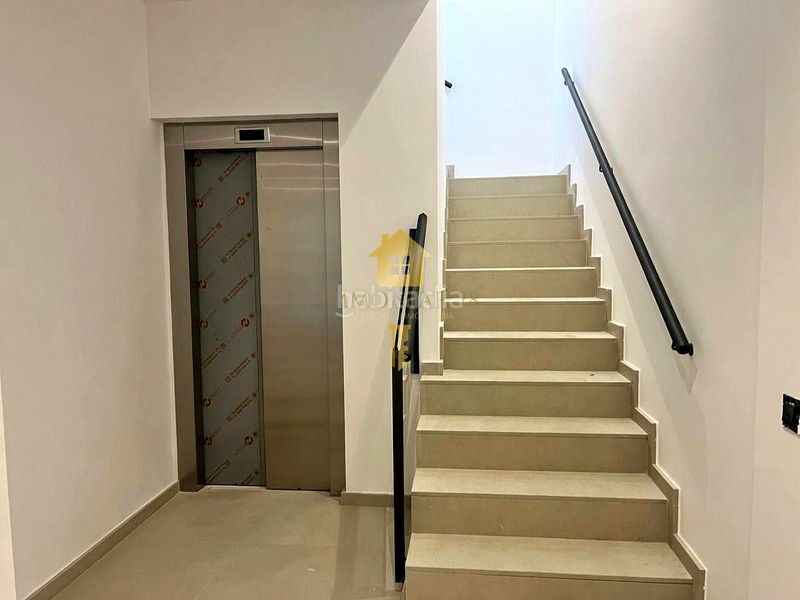 Foto b3d90148-810d-4003-865c-3cff1709580e. Alquiler piso alquiler anual de 2 habitaciones en pleno centro en Roses
