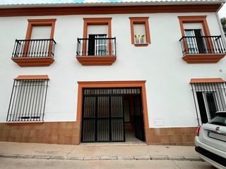 Casa adossada a Guadalcázar. Vistas despejadas y vida tranquila a un paso de córdoba