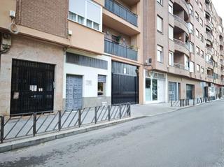 Aparcament cotxe  Calle músico ziryab. Tu plaza de aparcamiento en músico ziryab te está esperando!