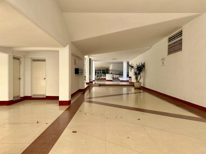 Foto d2ed0a04-34c5-4bd6-b02b-4b6fa431e4c1. Piso amplio piso a solo 450 metros de la playa en Fuengirola
