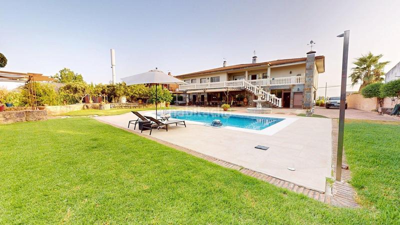 Foto 9ac3a69b-57af-4297-8787-d685dd568a35. Xalet amb calefacció aparcament piscina a El Brillante -El Naranjo - El Tablero Córdoba