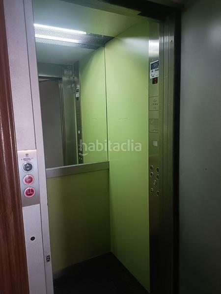 Foto 28ba3dd6-e446-4a77-8ec3-6217823332a2. Piso vivienda de tres dormitorios en urbanización con piscina comunitaria en parque azahara en Córdoba
