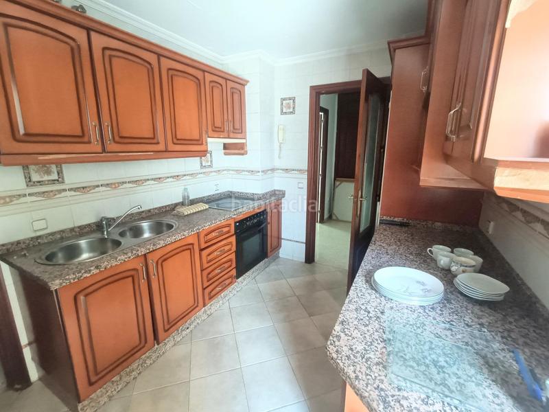 Foto 79ebfb90-8be5-4202-9854-5e676ca6863b. Piso vivienda de tres dormitorios en urbanización con piscina comunitaria en parque azahara en Córdoba
