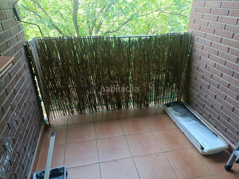 Foto 9f1490bb-b626-4a0a-9f04-85047f966512. Piso vivienda de tres dormitorios en urbanización con piscina comunitaria en parque azahara en Córdoba