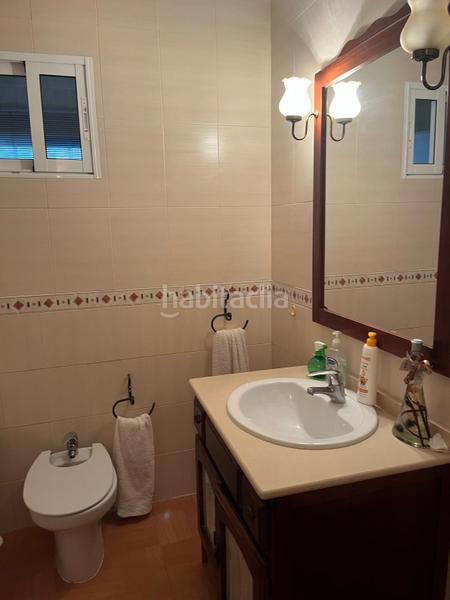 Foto 72707f05-19a8-4d21-941e-3b091c928da8. Piso vivienda en esquina con entrada independiente y opción de negocio en Almodóvar del Río