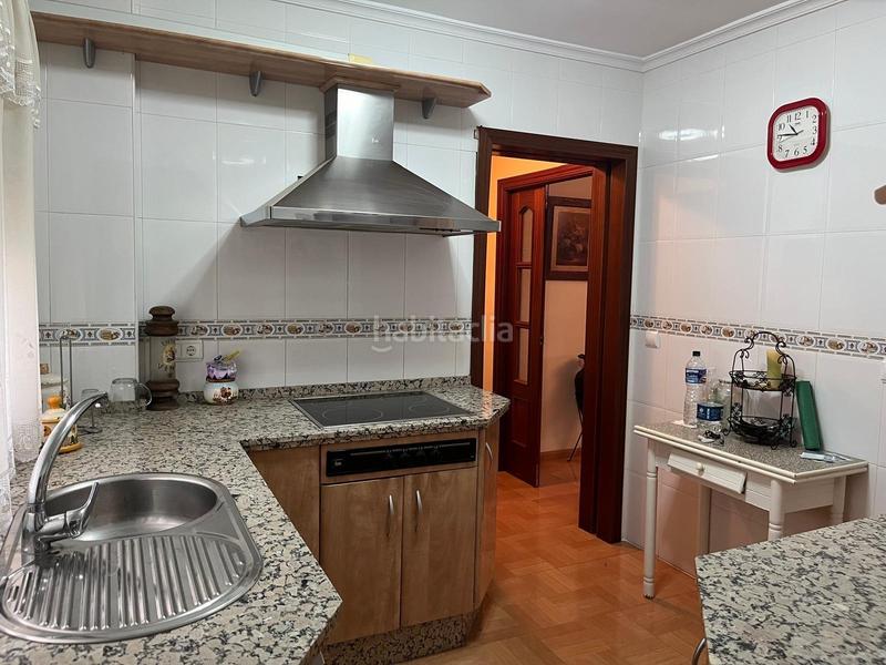Foto f66711c7-90b2-41ec-aa89-63142929274b. Piso vivienda en esquina con entrada independiente y opción de negocio en Almodóvar del Río