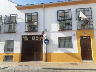 Aparcament cotxe a AGUSTIN MORENO 38