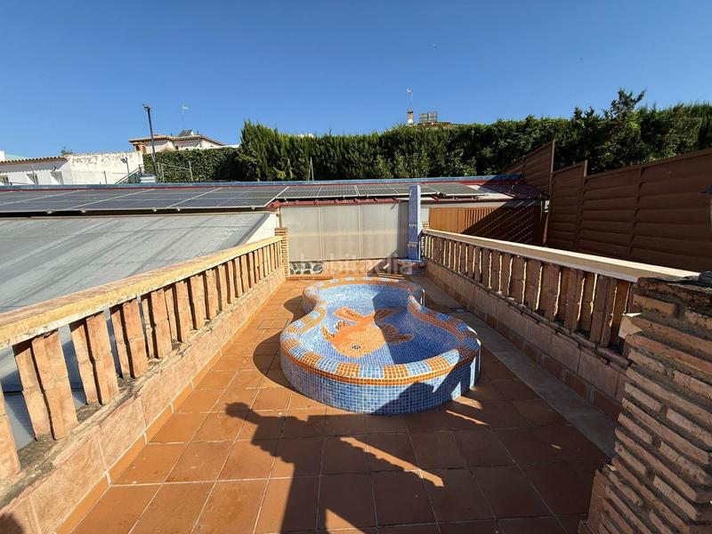 Foto 248c6f3e-0b90-4ab8-b946-172389a09d3a. Chalet exclusivo chalet independiente en vía augusta con piscina y amplio jardín en Écija
