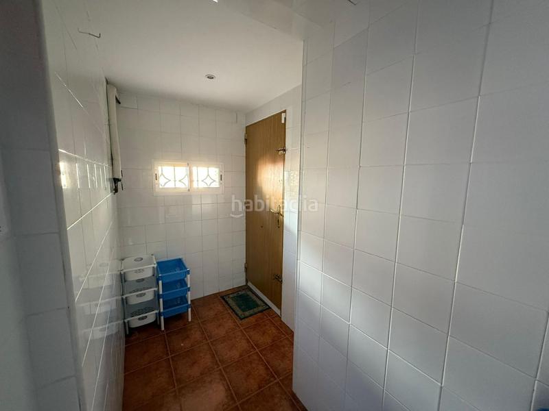 Foto b900afbf-cae1-4681-9de6-6c373c57d386. Chalet exclusivo chalet independiente en vía augusta con piscina y amplio jardín en Écija