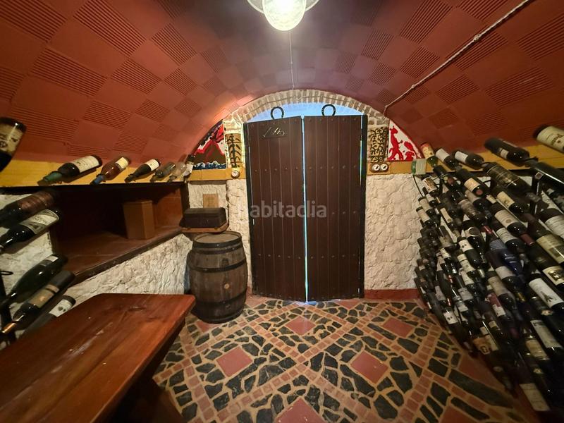 Foto c5f81d26-43bc-40f7-b7b5-c574c5703f7f. Chalet exclusivo chalet independiente en vía augusta con piscina y amplio jardín en Écija