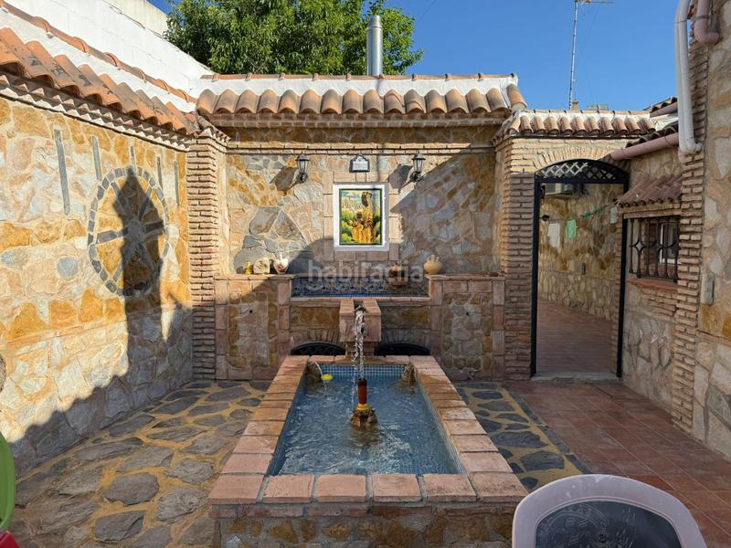 Foto d0d55891-a2bd-47b6-bbe7-fa61a3072f83. Chalet exclusivo chalet independiente en vía augusta con piscina y amplio jardín en Écija