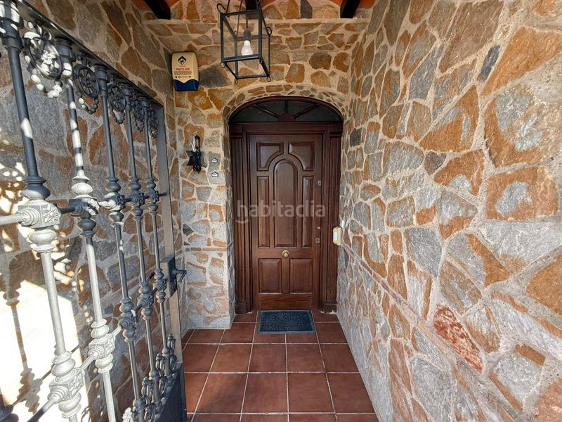Foto d5d1894e-722e-4772-a8a9-9589ef5d7acb. Chalet exclusivo chalet independiente en vía augusta con piscina y amplio jardín en Écija