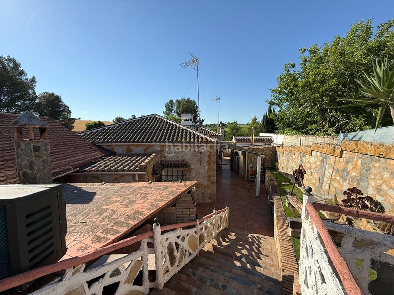 Foto dbcb96a8-c037-48bd-ac14-baabdfce98a4. Chalet exclusivo chalet independiente en vía augusta con piscina y amplio jardín en Écija