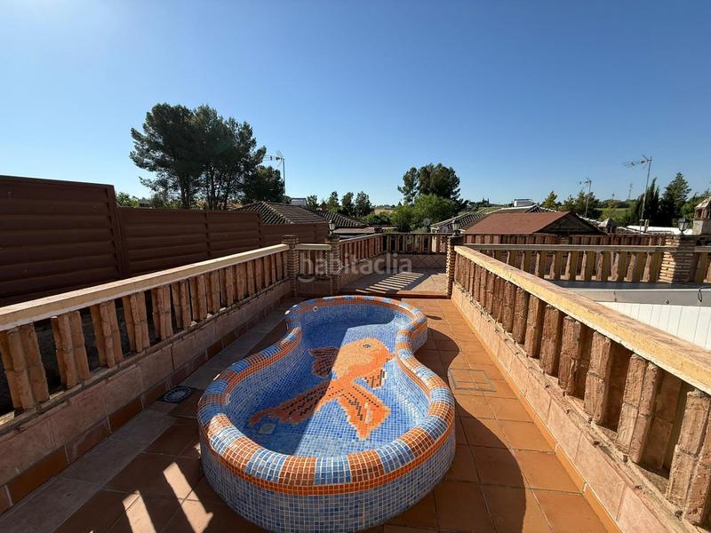 Foto ea8dbb98-7016-40bb-a449-d70aade6113d. Chalet exclusivo chalet independiente en vía augusta con piscina y amplio jardín en Écija