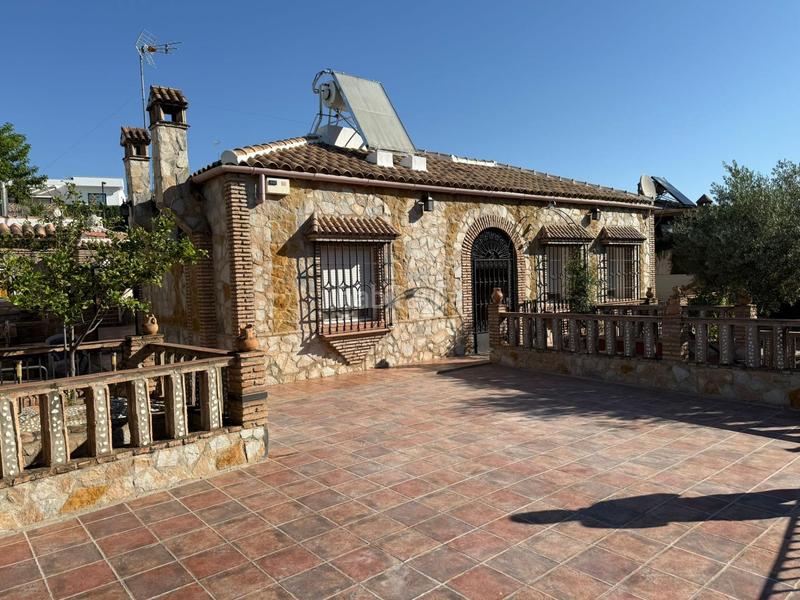 Foto f72fcf4a-2f2c-486d-8ae0-ff5dac65e2a4. Chalet exclusivo chalet independiente en vía augusta con piscina y amplio jardín en Écija