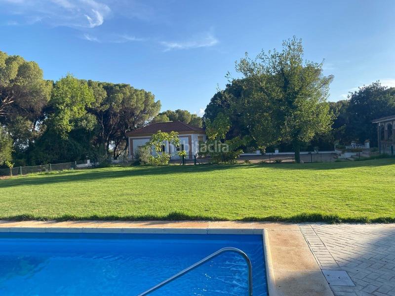 Foto d8ec05f6-fa38-4818-bb8c-b18551063a3f. Chalet brillante alto junto a hospital los morales en Córdoba