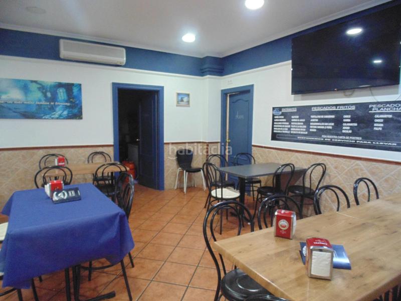 Foto 0cc15bb0-e19f-4b39-944f-8c970db7c8dc. Local comercial te presentamos 2 grandes opciones, negocio en funcionamiento, convertible en 3 apartamentos. en Córdoba