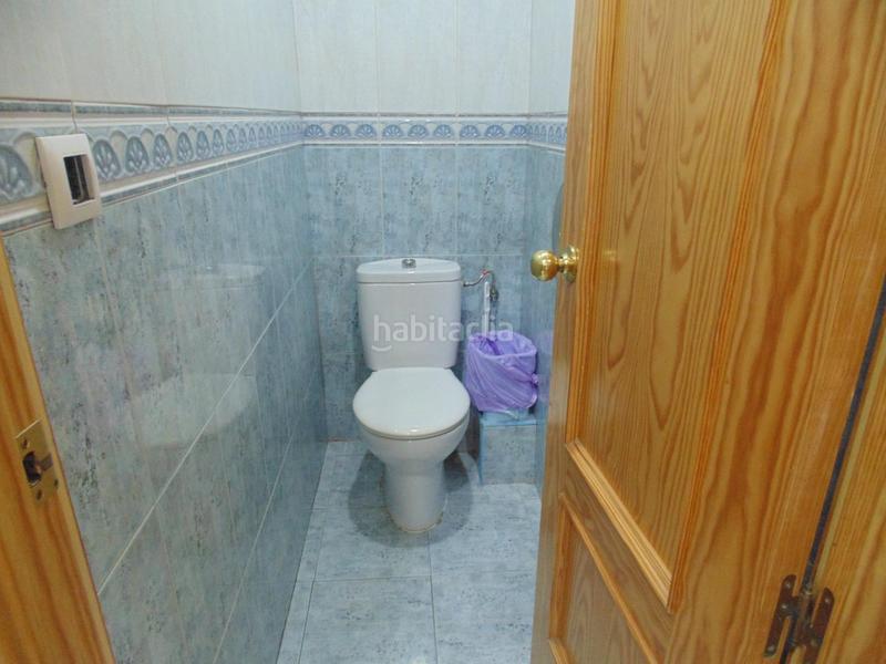 Foto a9205fa9-a303-44dc-a26d-6f867725e31e. Local comercial te presentamos 2 grandes opciones, negocio en funcionamiento, convertible en 3 apartamentos. en Córdoba