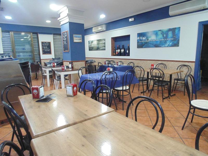 Foto c4565435-9a90-4c24-9bec-a65bed152f3a. Local comercial te presentamos 2 grandes opciones, negocio en funcionamiento, convertible en 3 apartamentos. en Córdoba