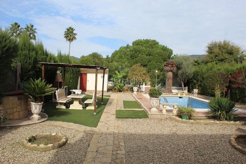 Foto c721f35a-b627-4fd5-88b5-067a310d7f76. Chalet con parcheggio piscina in El Higuerón Córdoba