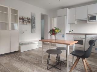 Appartement  Avenida de libia. Piso en avenida libia, planta baja con patio.