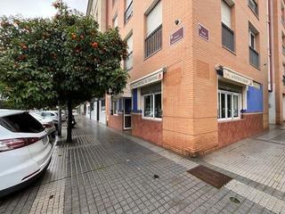 Local commercial à Teresa de calcuta 1. Local comercial con licencia, en esquina de calle  teresa de cal