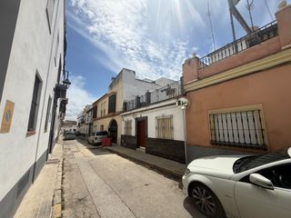 House in Ayuntamiento-Barrio Alto. ?? casa con gran potencial en sanlúcar de barrameda – ideal para