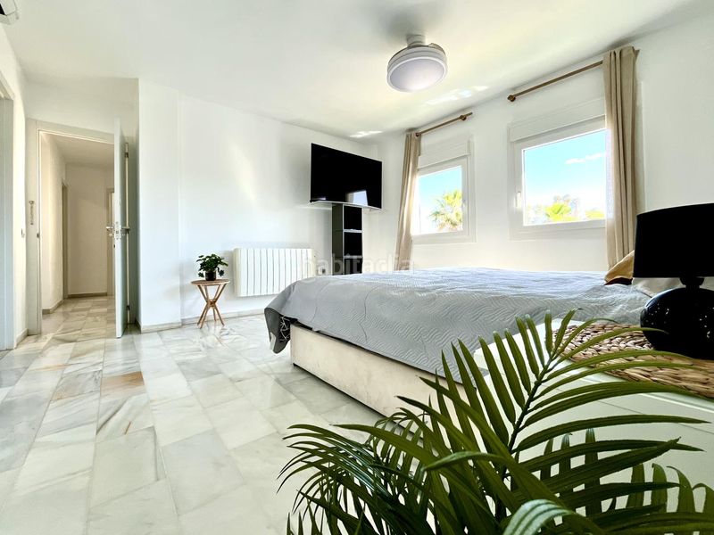 Foto 04e82014-2aff-4c3d-9001-c6d1e205cd36. Casa amb piscina a Los Álamos Torremolinos