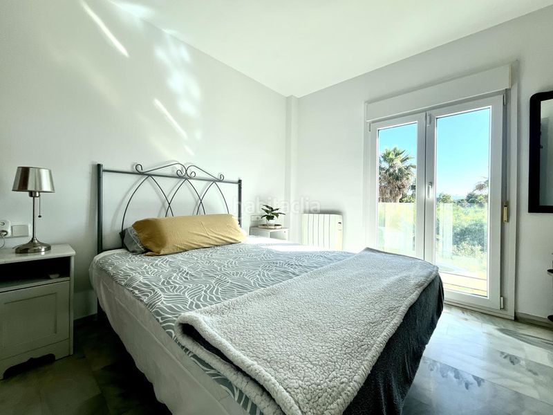 Foto d8c51cc0-a60b-4f1b-9488-9a3d78b60280. Casa amb piscina a Los Álamos Torremolinos