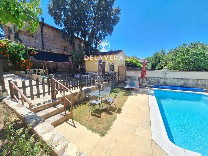Foto 5a774e66-1cb9-4c57-bfa2-6e8d57f4e19b. Xalet amb calefacció aparcament piscina a Villa del Prado