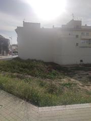 Terreny residencial a Carrer ovidi montllor 5. Oportunidad única en montserrat: solar urbano esquinero a 2 call