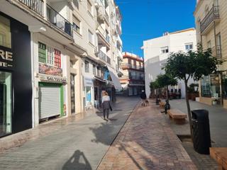 Local Comercial en Calle el Barrio