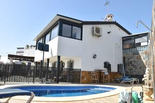 Xalet a Vial camino 7. Chalet en venta nerja reformado con 3 dormitorios, garaje y pisc