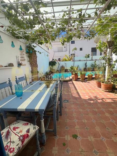 Foto 7098429d-da3b-4b3b-b191-2cbc4532e394. Xalet amb xemeneia calefacció aparcament piscina a Nerja