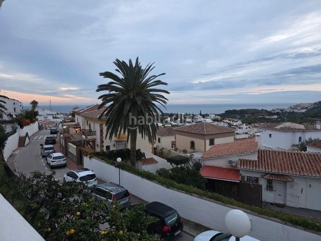 Foto 35937b7e-b7af-481a-b4ec-2a4f63a56409. Casa adossada a calle aristóteles 72 a Avda Pescia - Ctra de Frigiliana Nerja