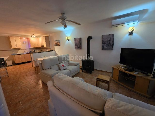 Foto ad78b300-d094-4c2c-9253-a51e82053006. Casa adossada a calle aristóteles 72 a Avda Pescia - Ctra de Frigiliana Nerja